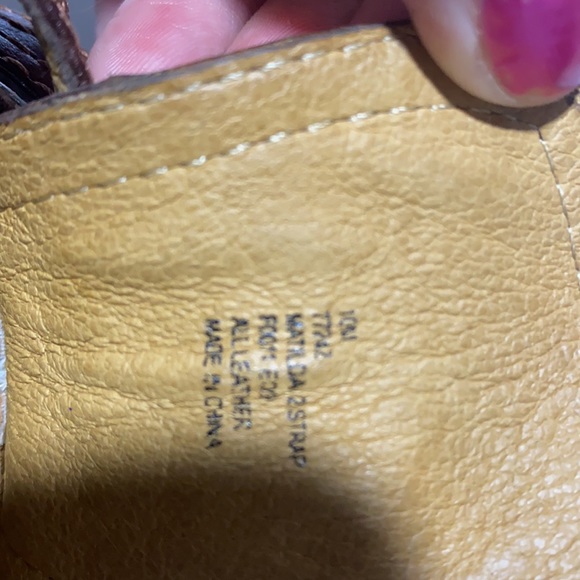 Size 10 Beautful brown leather Frye brand boot . - Picture 5 of 11